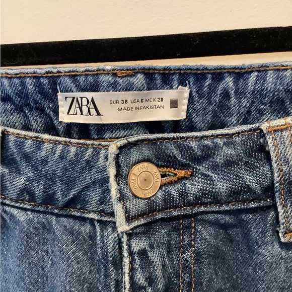 Zara Women's High Rise Blue Jeans - Picture 2 of 4